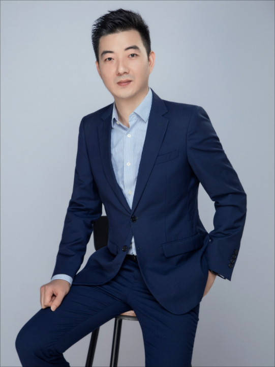 严俊律师